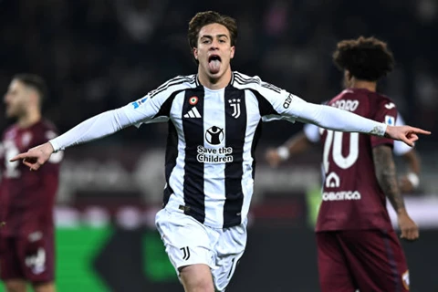 نجم يوفنتوس يكرر إنجاز رونالدو في ديربي تورينو (فيديو)